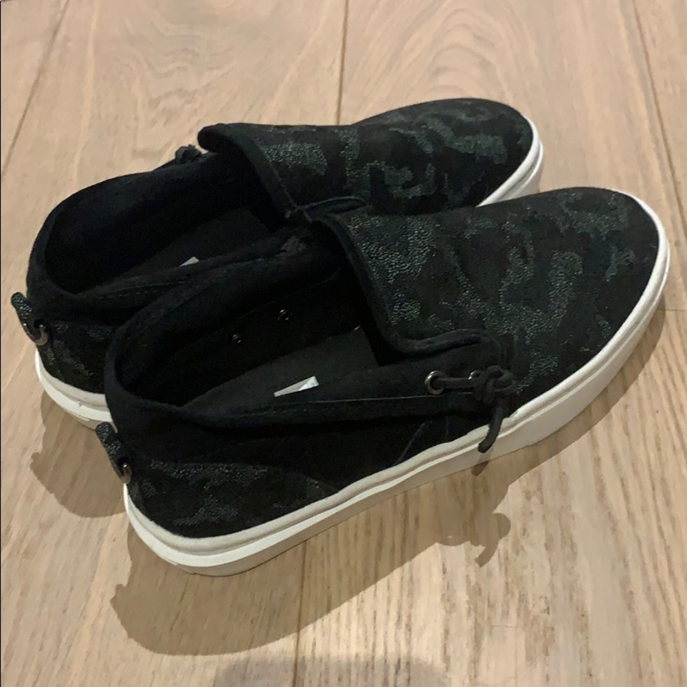 Barney’s NY men’s sneakers